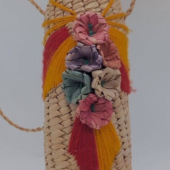 Wicker Floral Woven Wine Bottle Holder Rattan - Picture 2 of 5